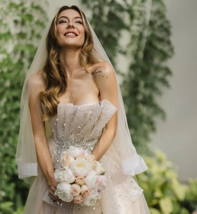 "Kalp Atışı"nın aktrisası evləndi - FOTOLAR