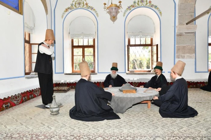 Mehriban Əliyeva və Leyla Əliyeva Konyada Mövlanə muzeyini ziyarət EDİB - FOTO