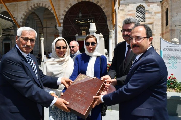 Mehriban Əliyeva və Leyla Əliyeva Konyada Mövlanə muzeyini ziyarət EDİB - FOTO