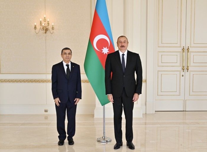 Prezident yeni səfirlərin etimadnamələrini qəbul etdi - FOTOLAR (YENİLƏNİB)