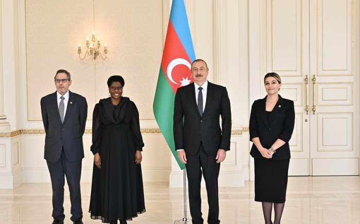 Prezident yeni səfirləri qəbul etdi - YENİLƏNİB (FOTOLAR)