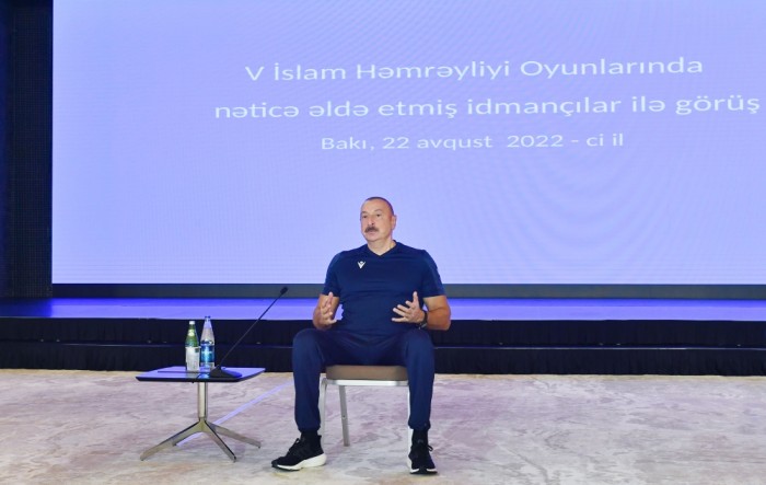 Prezident və xanımı medal qazanan idmançılarla görüşdülər - FOTOLAR (YENİLƏNİB)