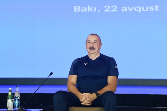 Prezident və xanımı medal qazanan idmançılarla görüşdülər - FOTOLAR (YENİLƏNİB)