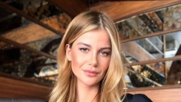 Məşhur aktyor onunla eşq yaşayır - FOTO