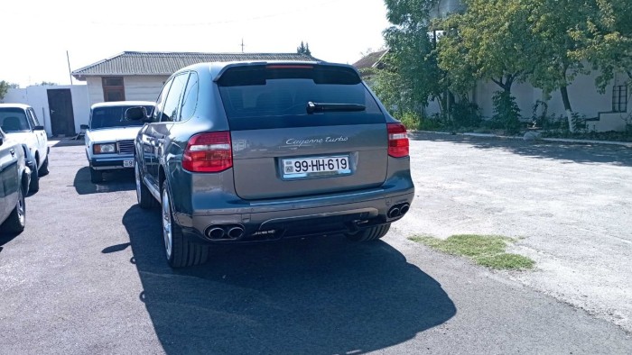Şirvan sakini saxlanıldı, “Porsche"də avtomat aşkarlandı