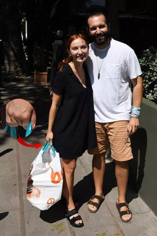 "Yargı"nın aktrisası həmkarı ilə evlənir - FOTO