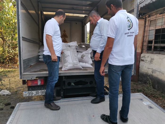 Bölgələrdə elit toxumların səyyar satışı aparılır - FOTOLAR