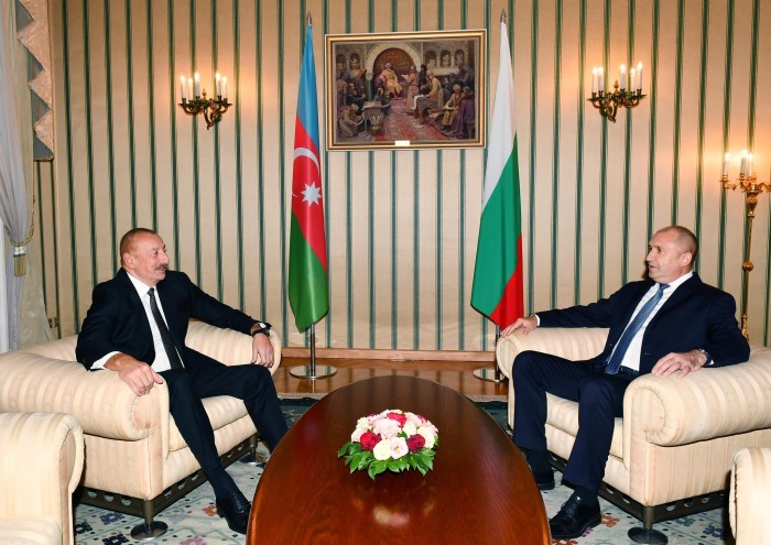 İlham Əliyev və Rumen Radev təkbətək görüşdü - FOTO