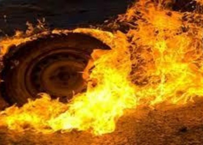 Bakıda maşın yandı