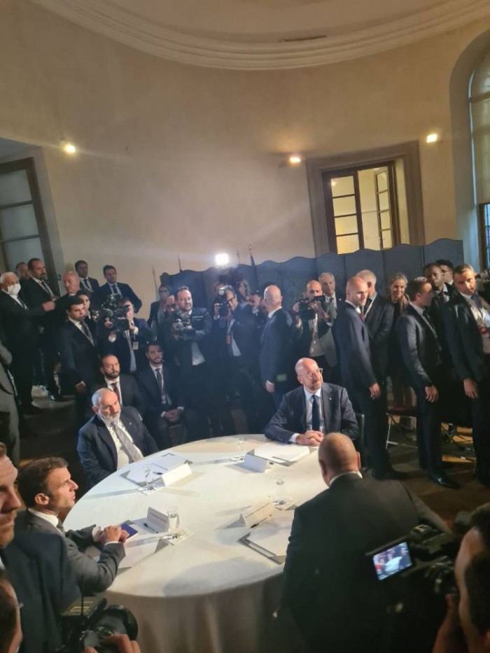 Praqada dördtərəfli görüş başa çatdı - YENİLƏNİB-2 (FOTO)