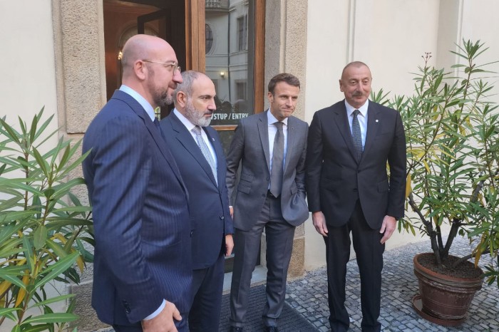 Praqada dördtərəfli görüş başa çatdı - YENİLƏNİB-2 (FOTO)