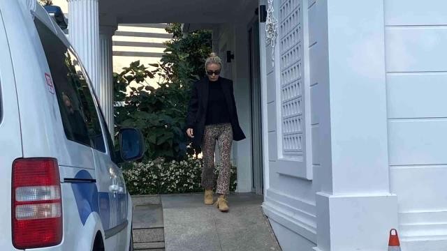 Ev dustaqlığına buraxılan Gülşən ilk dəfə görüntüləndi