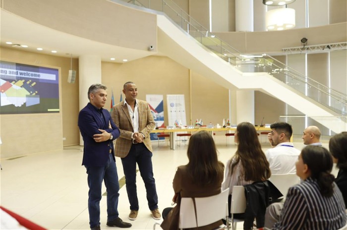 "Audiovizual media mühitində universal jurnalist" mövzusunda təlim - FOTOLAR