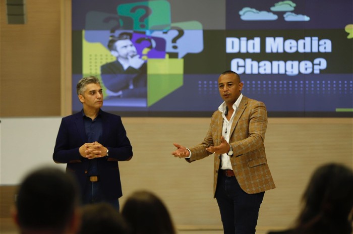 "Audiovizual media mühitində universal jurnalist" mövzusunda təlim - FOTOLAR