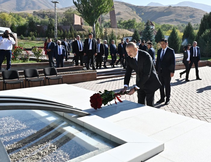 Prezident Bişkekdə “Ata-Beyit” Kompleksini ziyarət etdi - VİDEO (YENİLƏNİB)