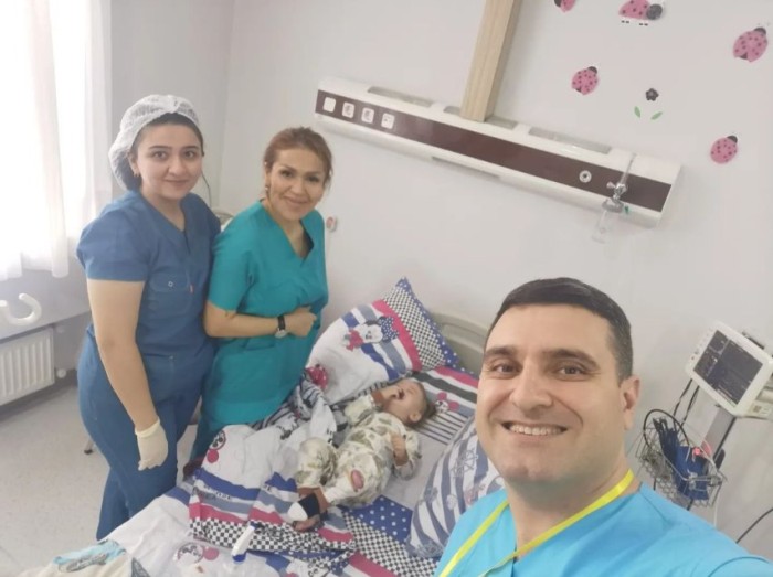 Rəqsanənin oğlu əməliyyat olundu - FOTO