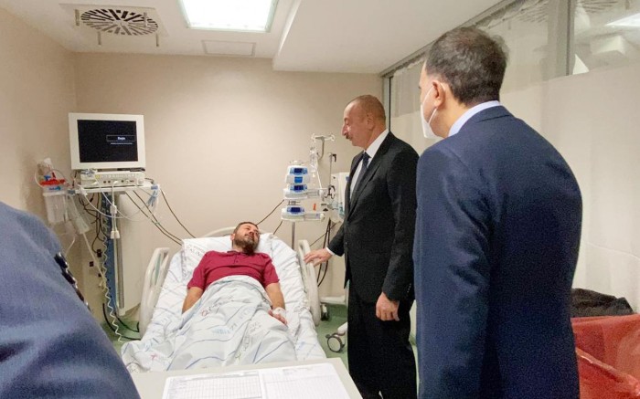 İlham Əliyev xəstəxanada Binəli Yıldırıma baş çəkdi - FOTOLAR