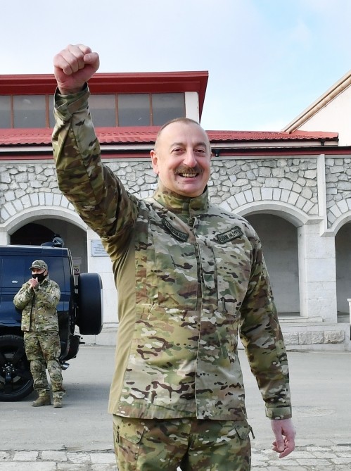 İlham Əliyev xanımı və oğlu ilə birlikdə Şuşada - FOTOLAR (YENİLƏNİB)