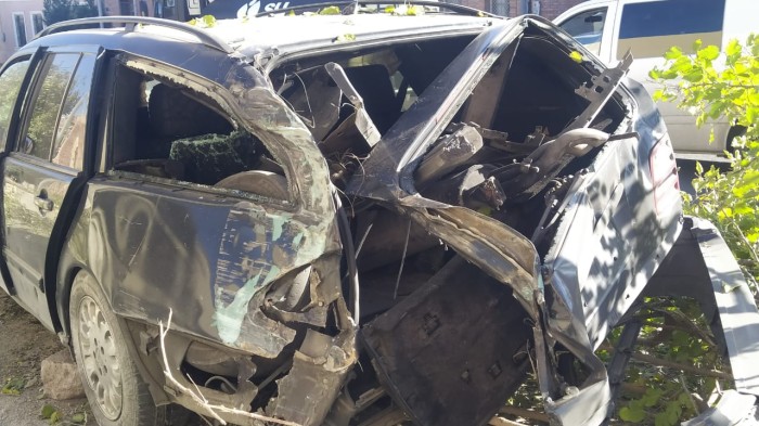 Gəncədə "Mercedes " evə çırpıldı - FOTO