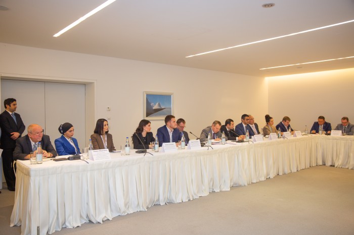 Bakıda nəqliyyat dəhlizləri ilə bağlı dəyirmi masa keçirildi - FOTOLAR