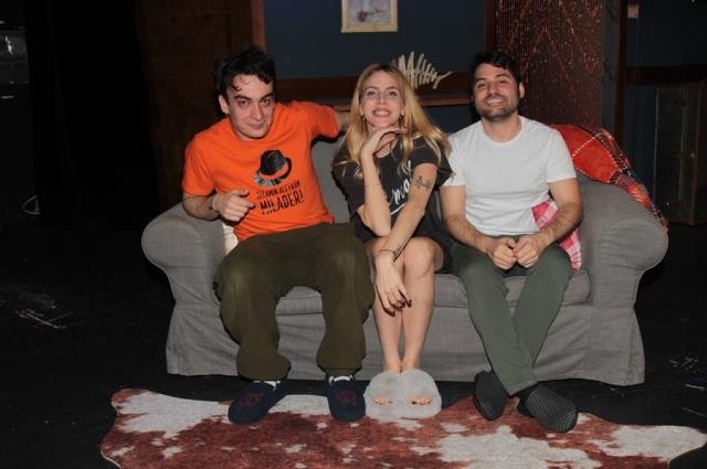 Türkiyədə aktyorları daşıyan mikroavtobus qəzaya düşdü - Ölənlər var