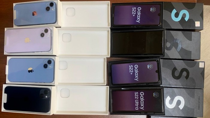 Mağazadan 24 min manatlıq telefonu oğurlandı 