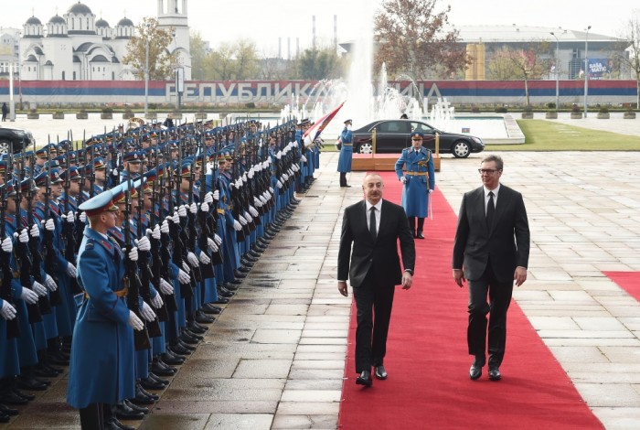 İlham Əliyevin Belqradda rəsmi qarşılanma mərasimi oldu - FOTOLAR