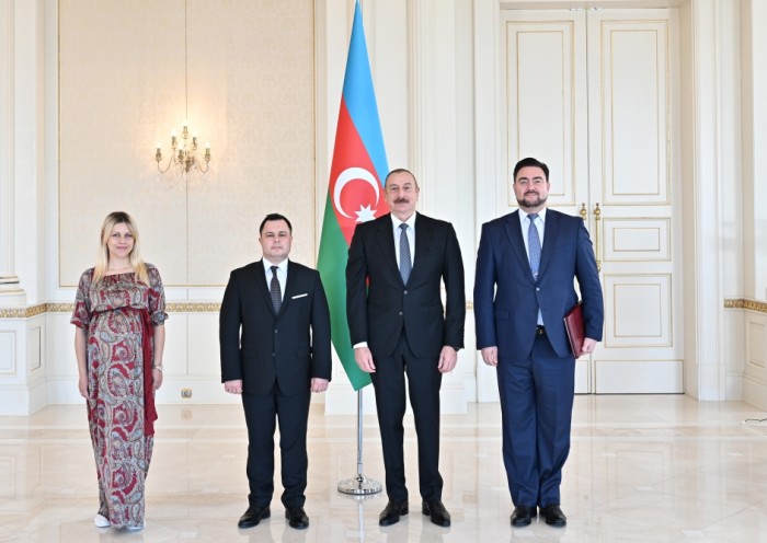 İlham Əliyev yeni səfirin etimadnaməsini qəbul etdi - FOTOLAR (YENİLƏNİB)