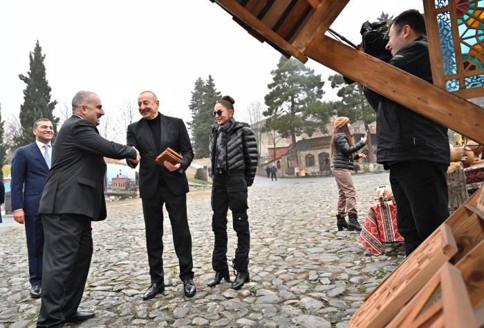 Prezident və xanımı "Yuxarı Baş” ərazisində aparılan işlərlə tanış oldu -YENİLƏNİB (FOTO)