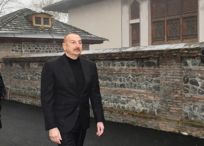 Prezident və xanımı "Yuxarı Baş” ərazisində aparılan işlərlə tanış oldu -YENİLƏNİB (FOTO)