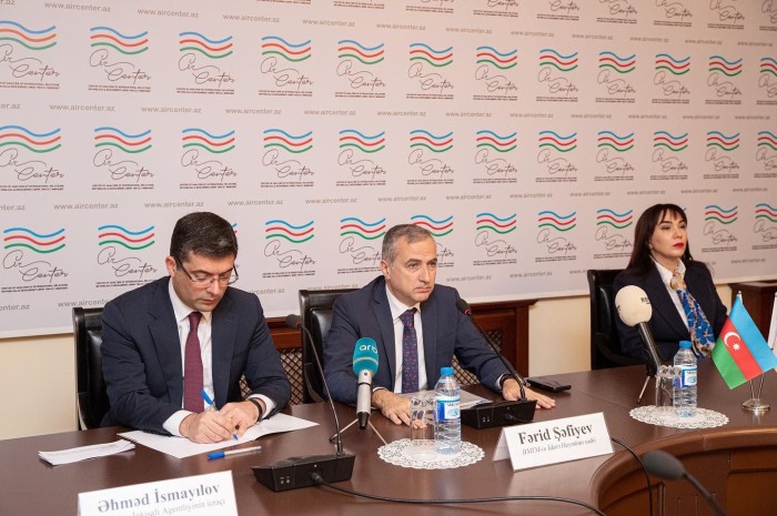 Jurnalistlər üçün “Azərbaycanın xarici siyasət gündəmi” mövzusunda təlim keçirilib - FOTOLAR