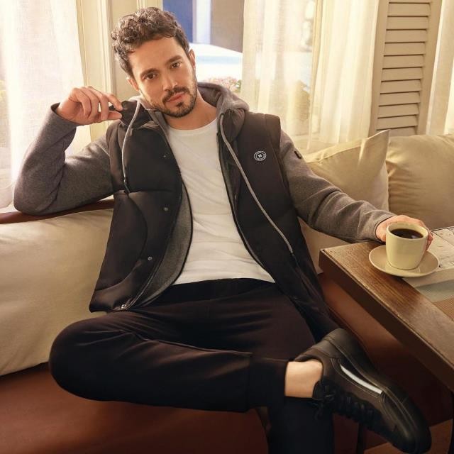 Aktrisa Murat Bozla duet oxudu - VİDEO