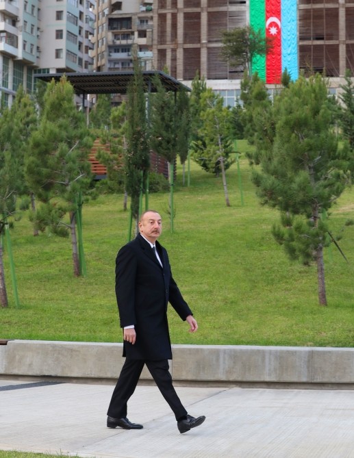 İlham Əliyev Mərkəzi Parkın ikinci hissəsinin açılışında - YENİLƏNİB