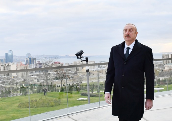 İlham Əliyev Mərkəzi Parkın ikinci hissəsinin açılışında - YENİLƏNİB