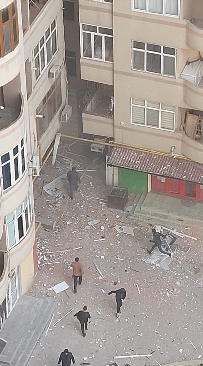 Bakıda yaşayış binasında güclü partlayış, ölən və yaralılar var - VİDEO (FOTOLAR+YENİLƏNİB)