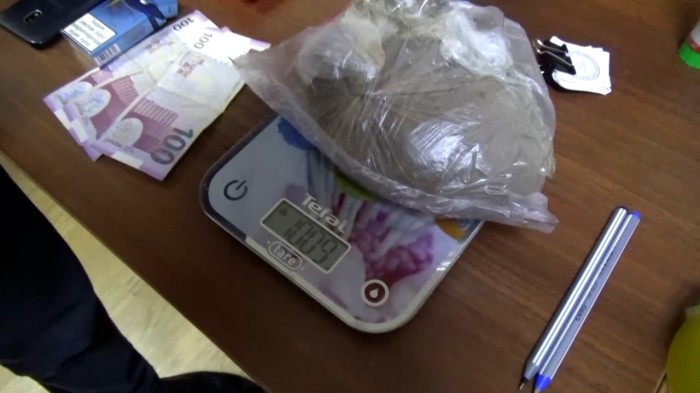 Bakıda 3 nəfəri narkokuryerliyə cəlb edən şəxs saxlanıldı - VİDEO