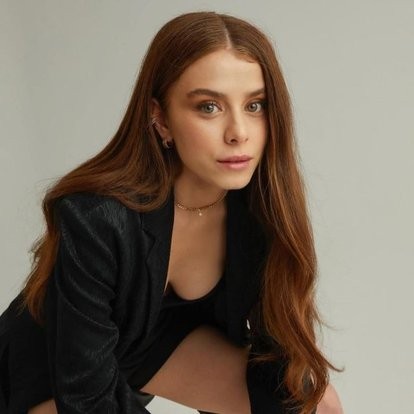 Məşhur aktyor həmkarı ilə eşq yaşayır? - FOTO