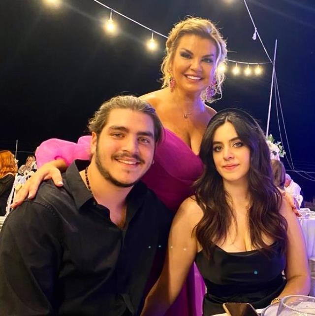 Türkiyədə müğənninin həbsdə olan əri vəfat etdi - FOTOLAR