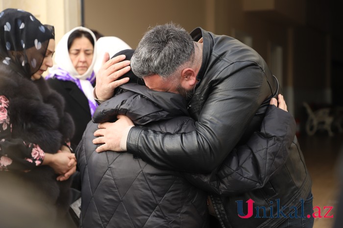 "Toppuş bacı" dəfn edildi - YENİLƏNİB (FOTO+VİDEO)