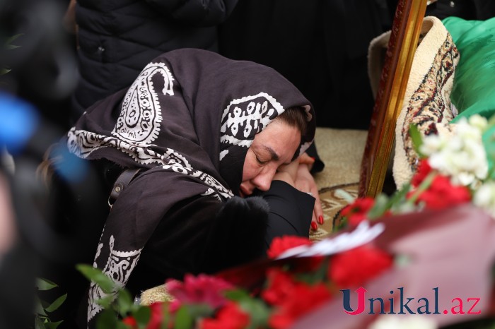 "Toppuş bacı" dəfn edildi - YENİLƏNİB (FOTO+VİDEO)