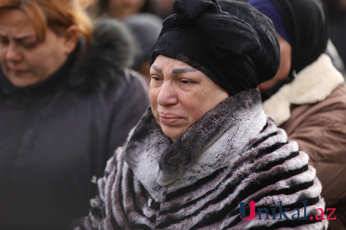 "Toppuş bacı" dəfn edildi - YENİLƏNİB (FOTO+VİDEO)