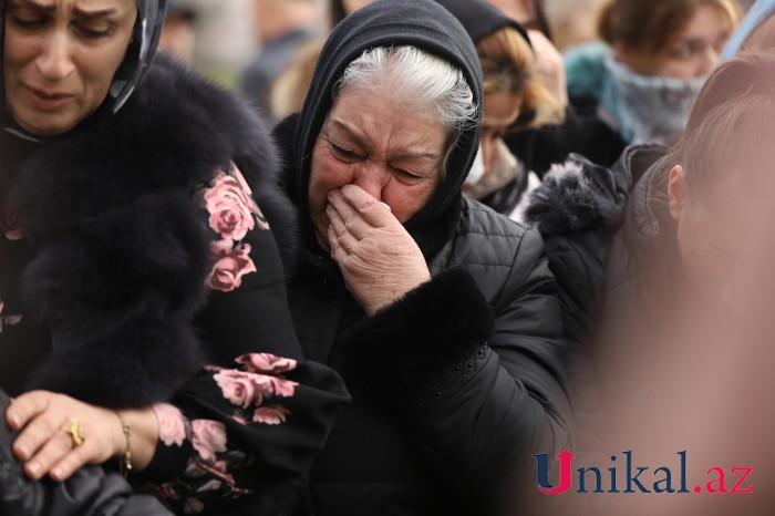 "Toppuş bacı" dəfn edildi - YENİLƏNİB (FOTO+VİDEO)