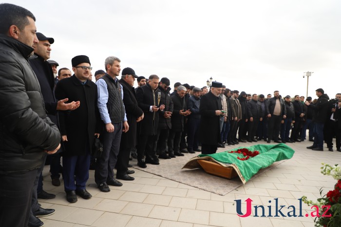 "Toppuş bacı" dəfn edildi - YENİLƏNİB (FOTO+VİDEO)