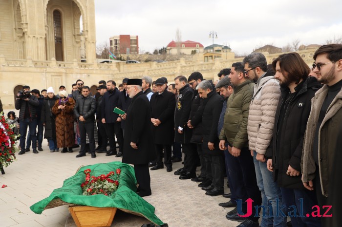 "Toppuş bacı" dəfn edildi - YENİLƏNİB (FOTO+VİDEO)