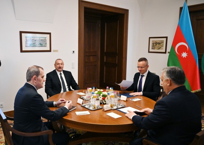 İlham Əliyevin Macarıstanın Baş naziri ilə məhdud tərkibdə görüşü olub - FOTOLAR