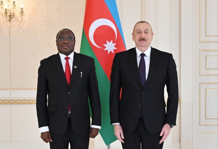 Prezident yeni səfirlərin etimadnamələrini qəbul etdi - FOTOLAR (YENİLƏNİB)