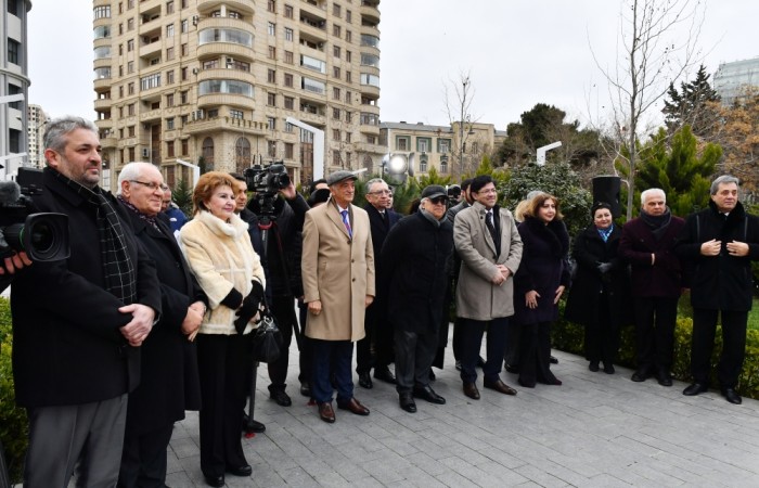 İlham Əliyev bəstəkar Tofiq Quliyevin abidəsinin açılışında iştirak etdi - FOTOLAR (YENİLƏNİB)