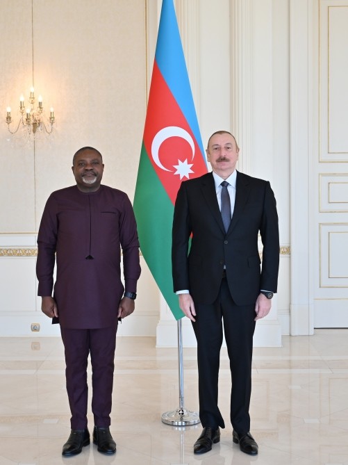 İlham Əliyev yeni səfirlərin etimadnaməsini qəbul edib - YENİLƏNİB