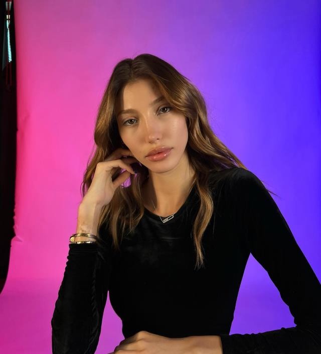 "Özümü bu ölkəyə aid hiss etmirəm" - Türkiyə gözəli (FOTO)