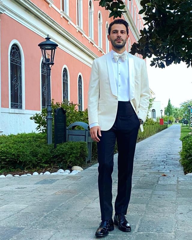 Sevgili olduqlarını belə elan etdilər - VİDEO